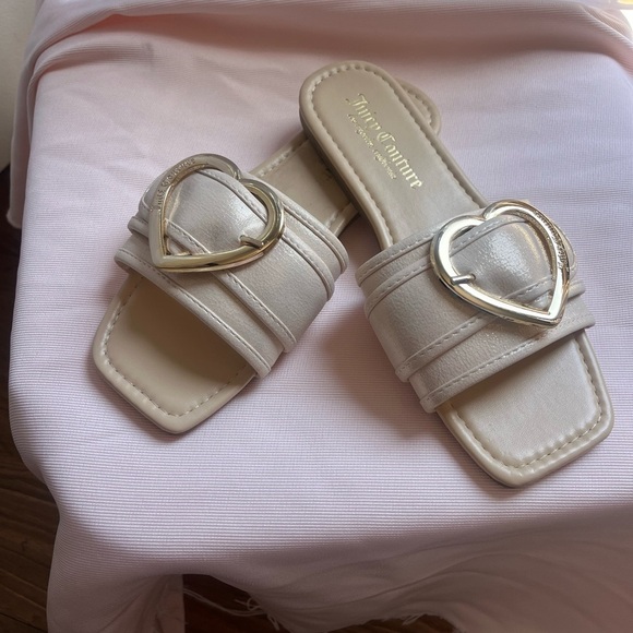 Juicy Couture White Slide Sandals with Heart Detail - Picture 1 of 10